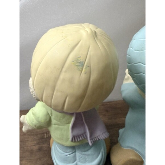 Vintage 2000 Precious Moments Boy & Girl Christmas Caroler - Picture 6 of 6